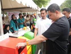 Program Iuran Sampah Gratis di Makassar Gunakan Stiker & Barcode Penanda Rumah