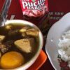 Nikmatnya Santap Pallubasa Siang-Siang, Pas Disantap dengan Telur Ayam Kampung